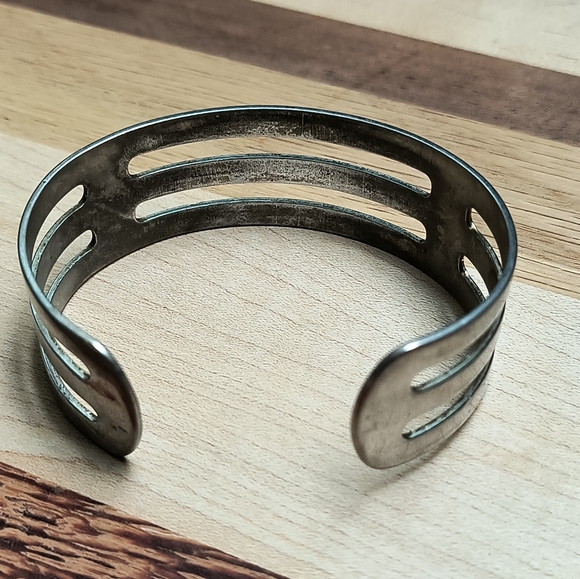 Open Cuff Bracelet Sarah Coventry Vintage Y2K Silver Tone Metal - Picture 3 of 12